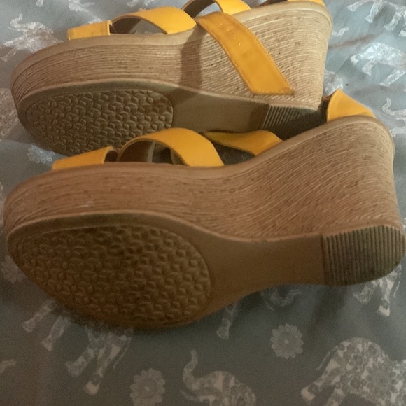 Platform - Picture 6 of 7